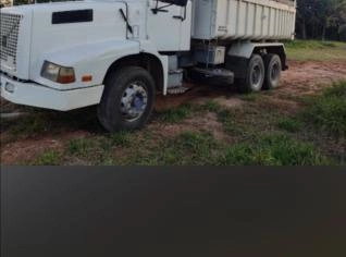 Caminhão Caçamba Traçado Volvo