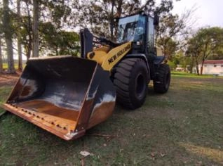 Trator New Holland W170 Ano 2017 - Excelente Estado