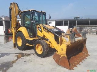 Retroescavadeira CAT 428F2 2020 - Potente e Eficiente