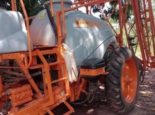 Pulverizador Jacto Advance-3000 Semi Novo