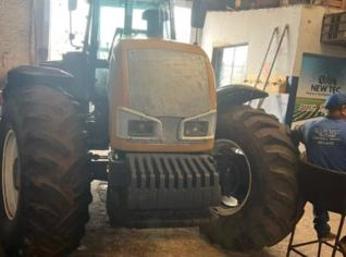 Trator Valtra BH 180 - Excelente Estado