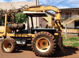 Trator Florestal com Grua - Manutenção Necessária