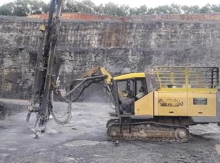 Perfuratriz Hidráulica ROC F9 em Lagoa Santa