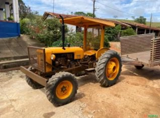 Trator Valtra Valmet ID 65 em Juiz de Fora