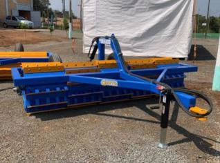 Rolo Faca Tornado 3000 - 3m, 1200L, Hidráulico