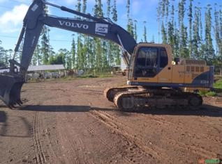 Escavadeira Volvo EC210 2013