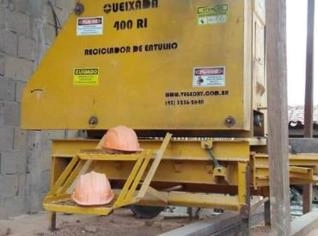 Britador Queixada Semi Novo à Venda