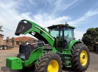 Trator John Deere 7230j - Planura, MG