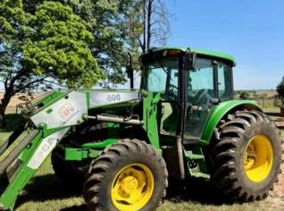 Trator John Deere 6110j
