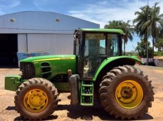 Trator John Deere 6135j - 2019, com apenas 2.304h