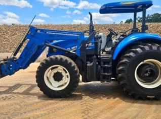 Trator New Holland T6.130 2015 - 4x4 em Pinhalzinho/SC