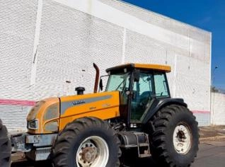 Trator Valtra BH 180 por R$160.000,00