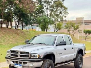 Dodge Dakota Sport 2001 - V8 5.2L em SP