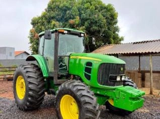 Trator John Deere 6165J em Minas Gerais