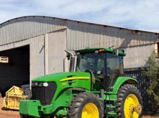 Trator John Deere 7230 J 2021 - R$510.000 - Ituverava