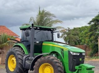 Trator John Deere 8260R - 12,5% de Desconto
