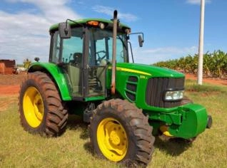 Trator John Deere 6115J à venda