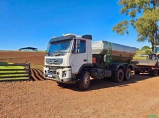 Caminhão Volvo FMX 460 2013