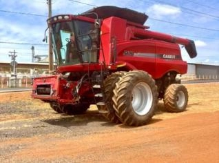 Colheitadeira Case IH 5130 em Orizona-GO