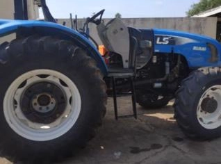 Trator LS Plus 80 - 2014 com 4.400 horas