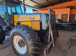 Trator Valtra BH 180 - Ano 2004