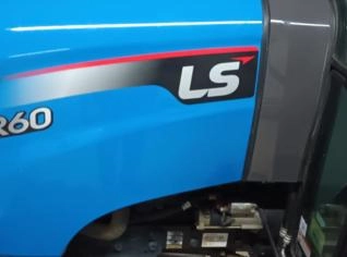Trator LS R60 Cabinado em Ótimo Estado