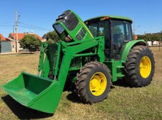 Trator John Deere 6110J 2015 - 110cv