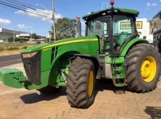 Trator John Deere 8335R 2012 em Mirassol - SP