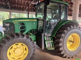 Trator John Deere 6100 J em Brotas - SP