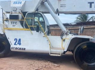 Empilhadeira Reach Stacker Terex TF45R 2004