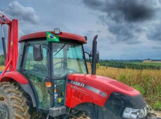 Trator Case Farmall 80 4x4 (80cv) - Ótimo Estado