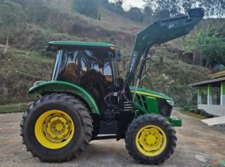 Trator John Deere 5080E 4x4 (80cv) - Excelente Estado