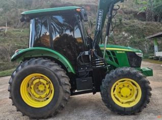 Trator John Deere 5080E 4x4 em Minas Gerais