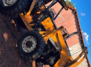 Trator Valmet 980 4x4 - Revisado, Araguaína, TO