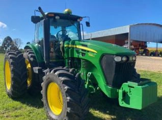 Trator John Deere 7230J 230cv em Capão Bonito - SP