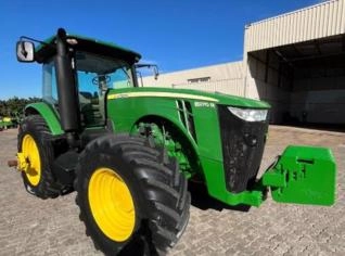 Trator John Deere 8270R 270cv em Catalão