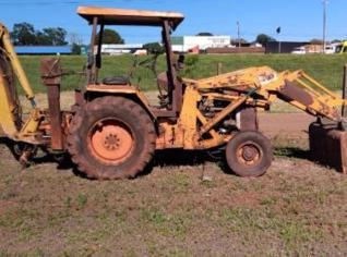 Retroescavadeira Case MX750 em Toledo - PR