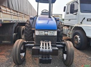 Trator New Holland 75 E - Potência e Performance