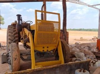 Trator CBT 1105 1977 - Revisado e em Ótimas Condições