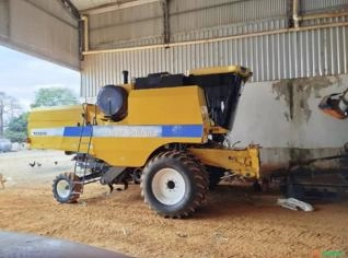Colheitadeira New Holland TC 5070