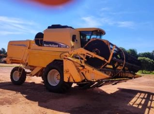 Colheitadeira New Holland TC-59 23 pés