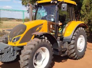 Trator Valtra A-134 HITECH em Assis - SP