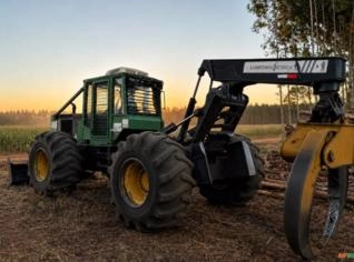Skidder John Deere 748H 2011