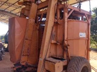 Colheitadeira KTR Modernizada com Graneleiro 98