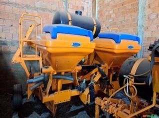 Plantadora DMB 2L com Adubo