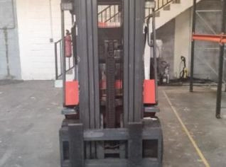 Empilhadeira BT CBE 3.0 Elétrica