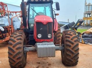 Trator Massey Ferguson 7180 em ótimo estado