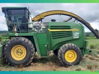 Forrageira John Deere 7380 em Nova Brasília - MT