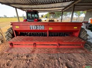Semeadeira Semeato TD300 - Ótimo Estado em MG