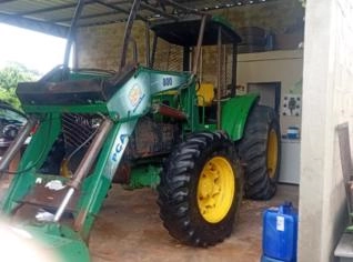 Trator John Deere 6110E em Juara - MT
